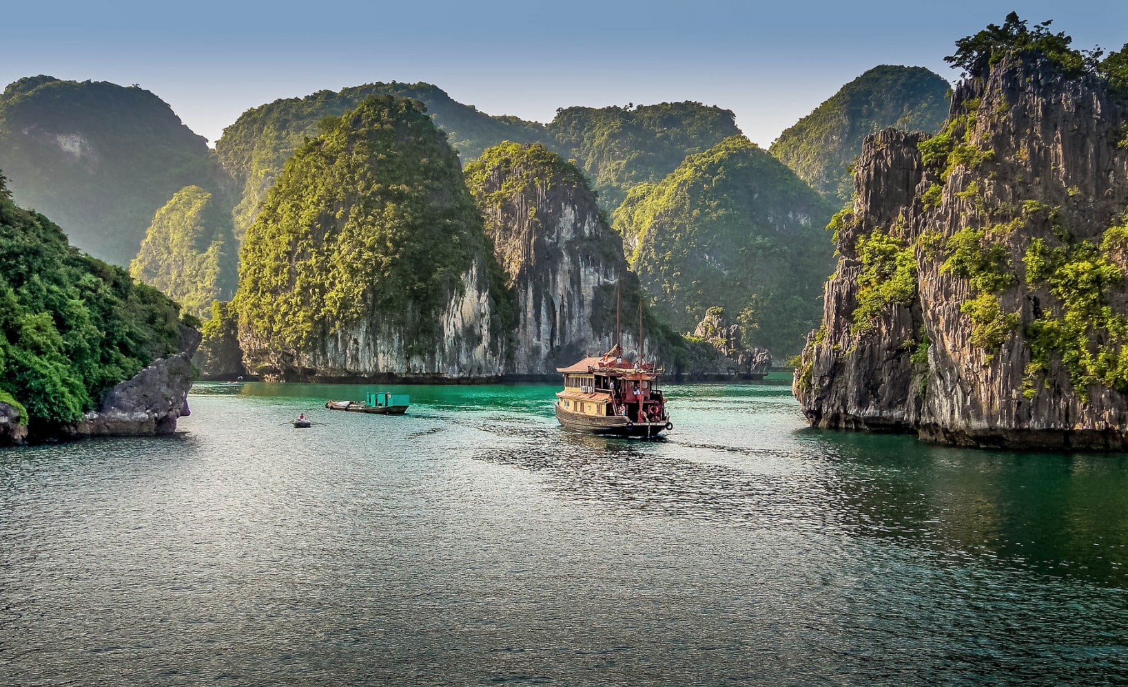 halong vietnam