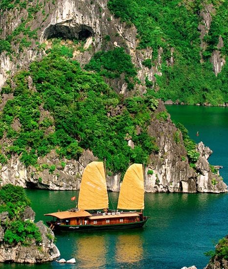 halong bay