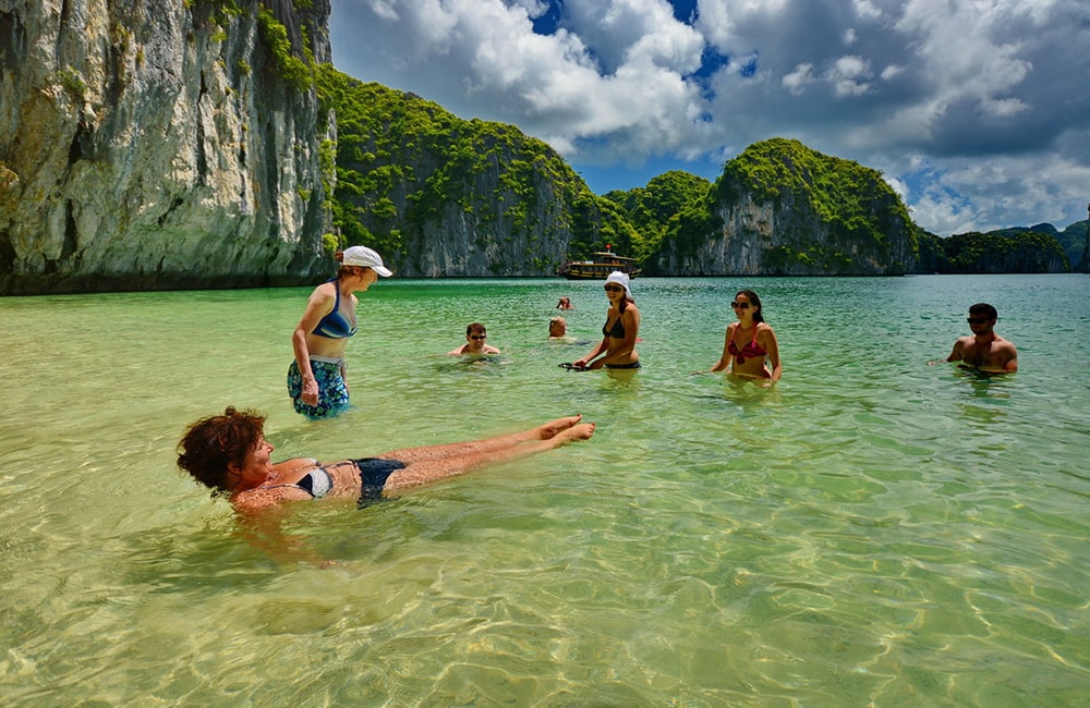 halong bay swimming