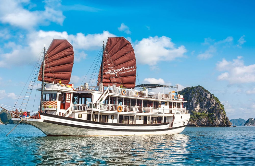 Halong bay cruise