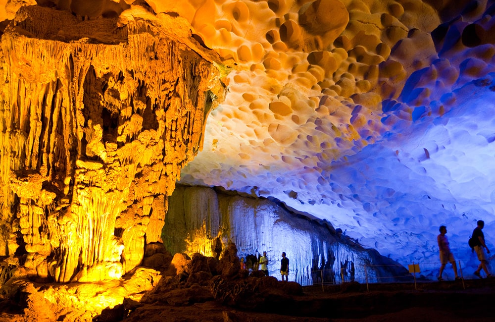halong caves