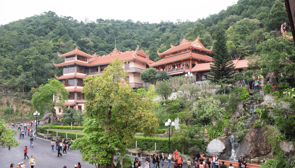 cal bau pagoda