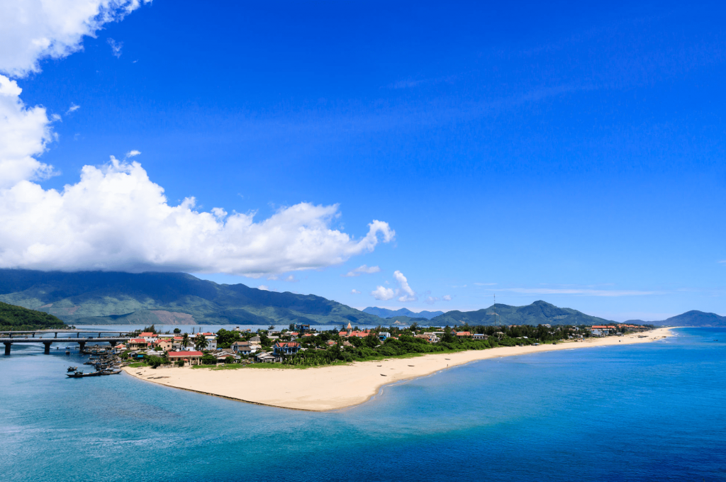 Lang Co beach, hue