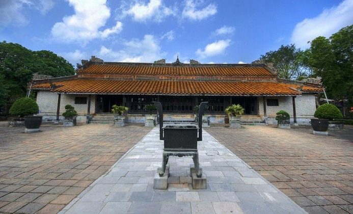 Luong Khiem Palace