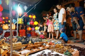 Experience in the night market